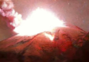 México: Elevan alerta por explosiones del volcán Popocatépetl [Video]
