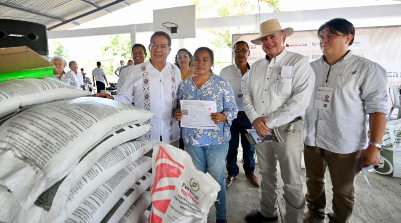 “Fertilizantes para el Bienestar” beneficia a 491 productores tuxpeños con entrega de abono