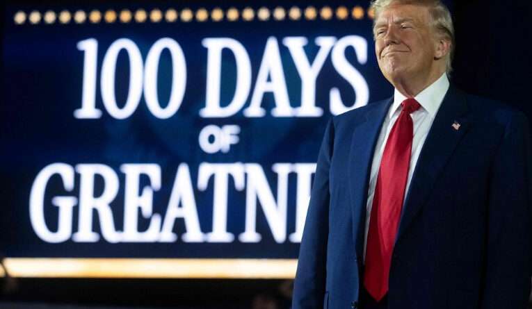 Con amenazas contra migrantes y jueces, celebra Trump 100 días de gobierno
