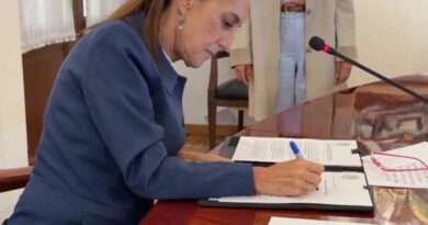Renueva Sheinbaum acuerdo con gasolineros para mantener estable el precio de la gasolina