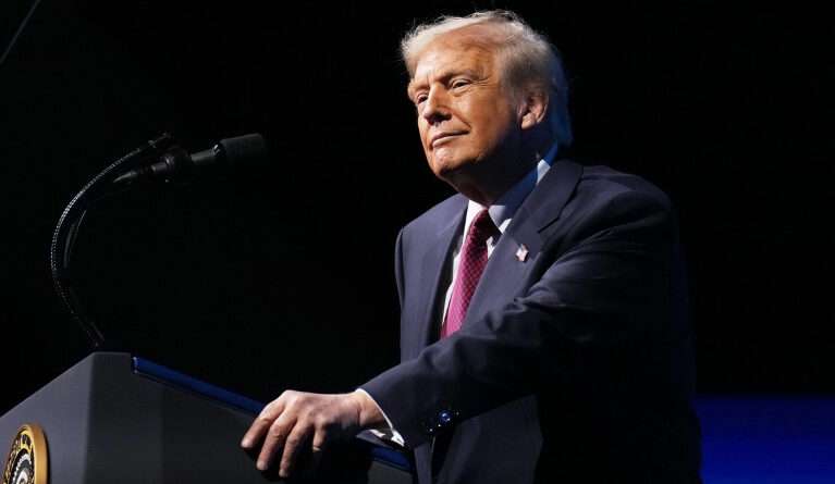 Tras revés electoral, Trump señala que EU debe elegir entre el “comunismo y el sentido común”