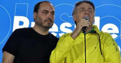 Reabren investigación contra hijo de Bolsonaro por desvío de recursos