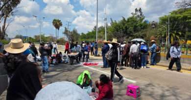 Protestan en Autopista del Sol para exigir liberación de dirigente del Frente Popular de la Montaña