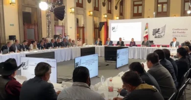 Gobierno y sector privado pactan mantener en 910 pesos la canasta básica