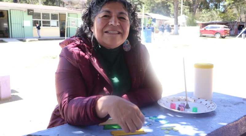 Maestra jubilada en Chiapas enseña matemáticas mayas para «fortalecer la identidad»