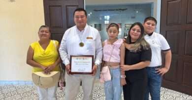 Reconocen al conductor que desvió su ruta para salvar a mujer