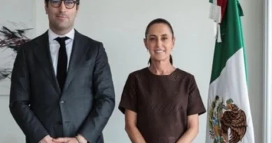 Sheinbaum recibe en Palacio Nacional al ministro de Economía de España