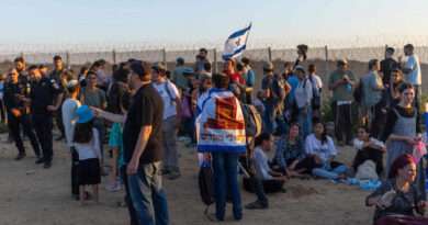 Miles de colonos israelíes marchan hacia Gaza para exigir asentamientos en dicho territorio