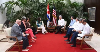 Díaz-Canel recibe a congresistas de EU y expone el daño del bloqueo a Cuba