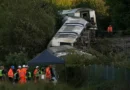 Descarrilamiento de tren en Inglaterra deja 20 personas heridas; dos están graves
