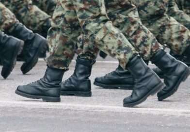 Ofrece SEP regularización a escuelas para dejar el esquema militarizado